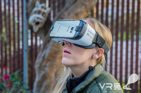 三星新款虚拟现实头盔Gear VR使用评测：总体不错 仍有缺点