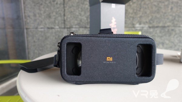 <b>小米VR眼镜玩具版开箱体验：就是个布版的Cardboard​</b>