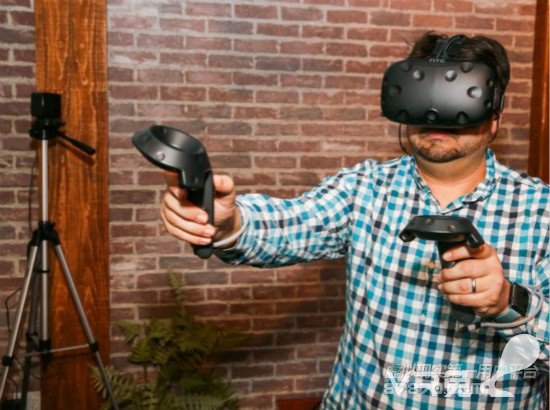 The HTC Vive, which gives you virtual worlds to explore, is now available on Amazon.