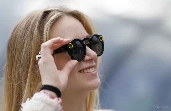 <b>Snap在欧洲开设第一家AR眼镜Spectacles专卖店</b>