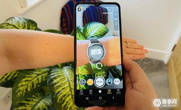 <b>三星为新款Galaxy Watch 3发布基于Snapchat的AR试穿滤镜</b>